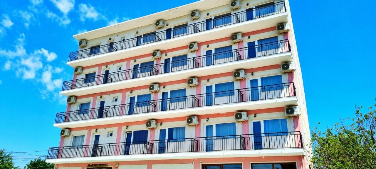 Hotel Blue Sky Resort Ефоріє-Норд Екстер'єр фото